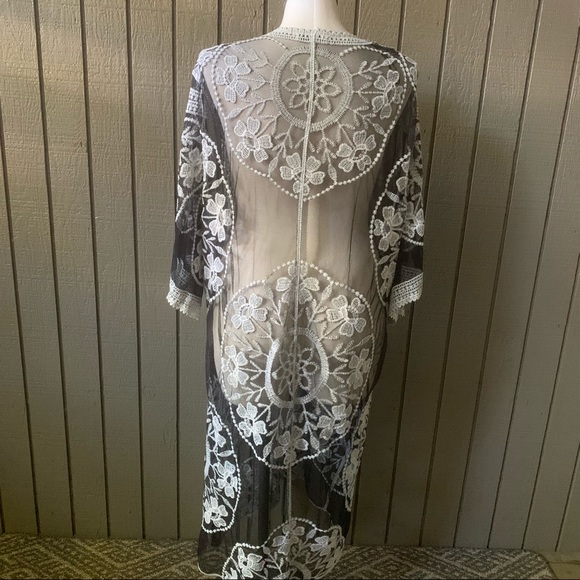 Woven Heart Black and Beige Embroidered Kimono Top - Picture 8 of 10